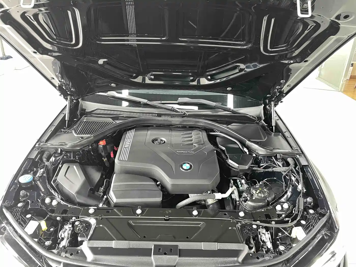 BMW 3 Series 2023 320Li M Sport Package фото 10