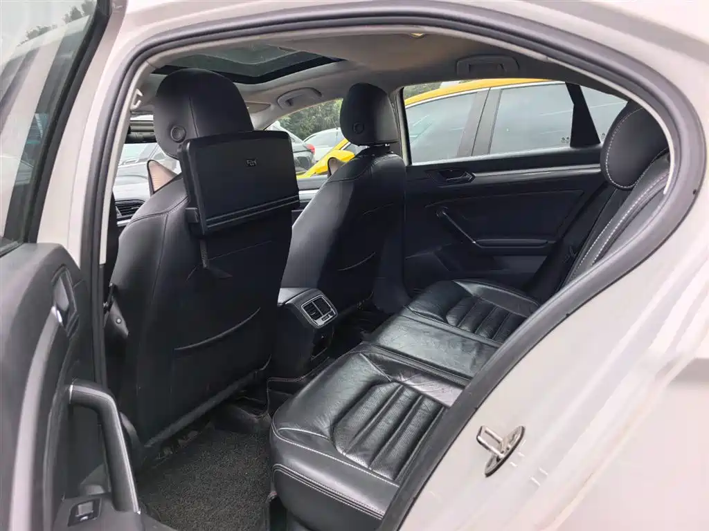 Volkswagen Lamando 2015 330TSI DSG Luxury Edition фото 10