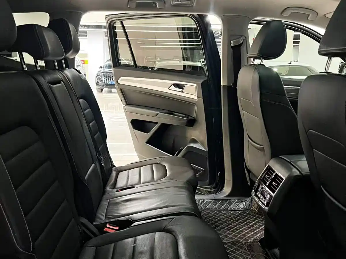 Volkswagen Teramont 2020 380TSI 4WD Luxury Edition China VI фото 7