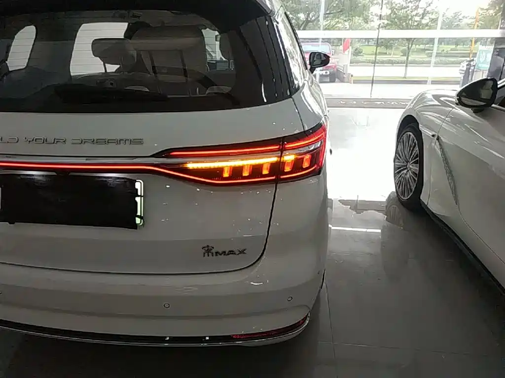 BYD Song MAX New Energy 2022 DM-i 105KM Flagship Model фото 8