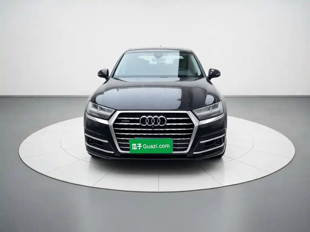 Фото 2 - Audi Q7