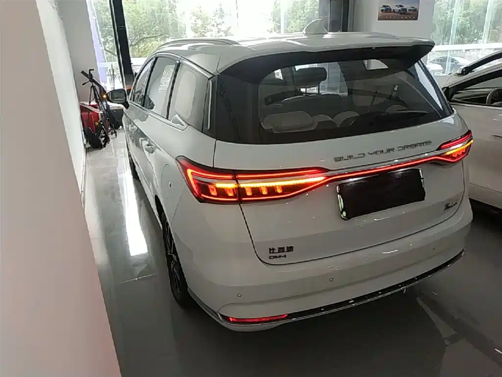 BYD Song MAX New Energy 2022 DM-i 105KM Flagship Model фото 5
