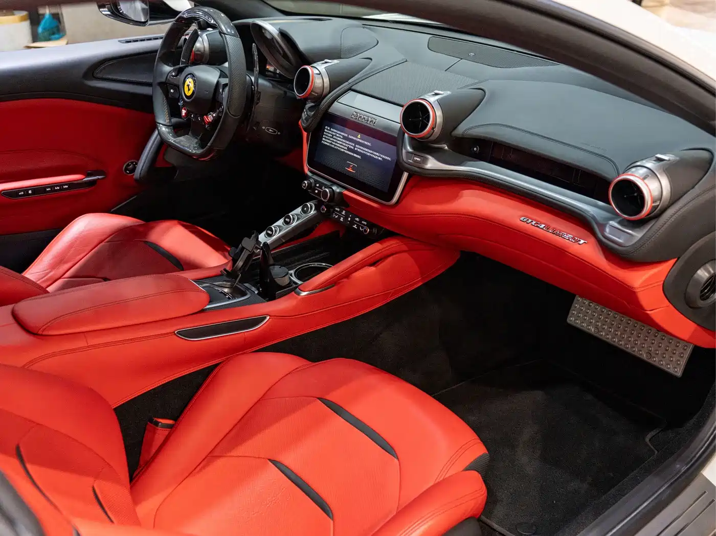 Ferrari GTC4Lusso 2018 2017 3.9T V8