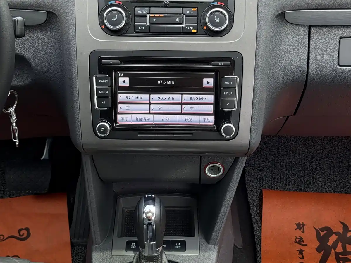 Volkswagen Touran 2013 1.4T DSG Brilliant Edition 5-seater фото 13