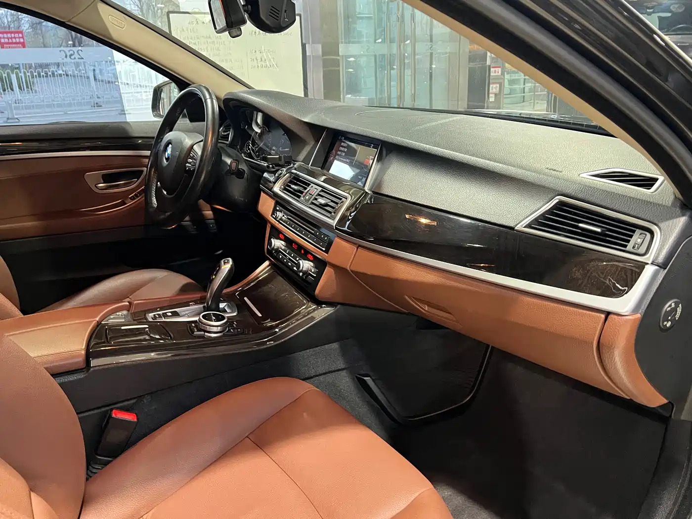 BMW 5 Series 2017 525Li Leading Edition фото 21