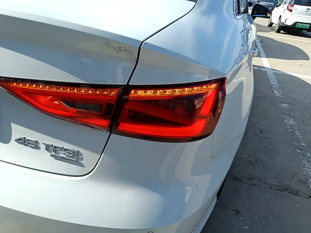 Audi A3 (Import) 2016 2015 Limousine 45 TFSI S line Luxury
