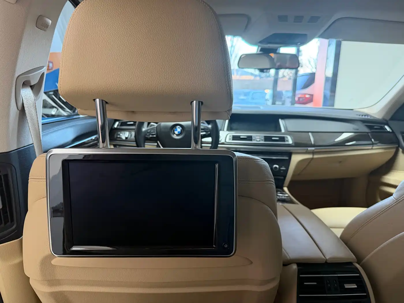 BMW 7 Series 2013 Model 740Li Leading фото 12