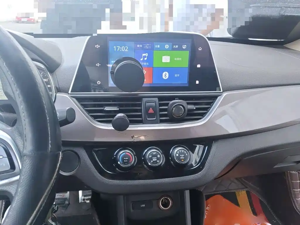 Baojun 310W 2018 2017 1.5L Manual Fashion China VI