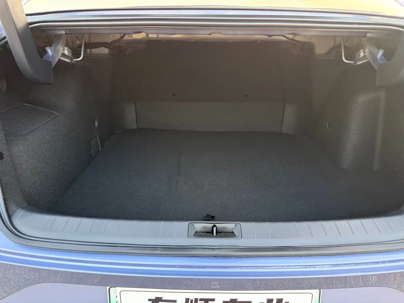 Nissan N6 2025 2025 Mid Configuration