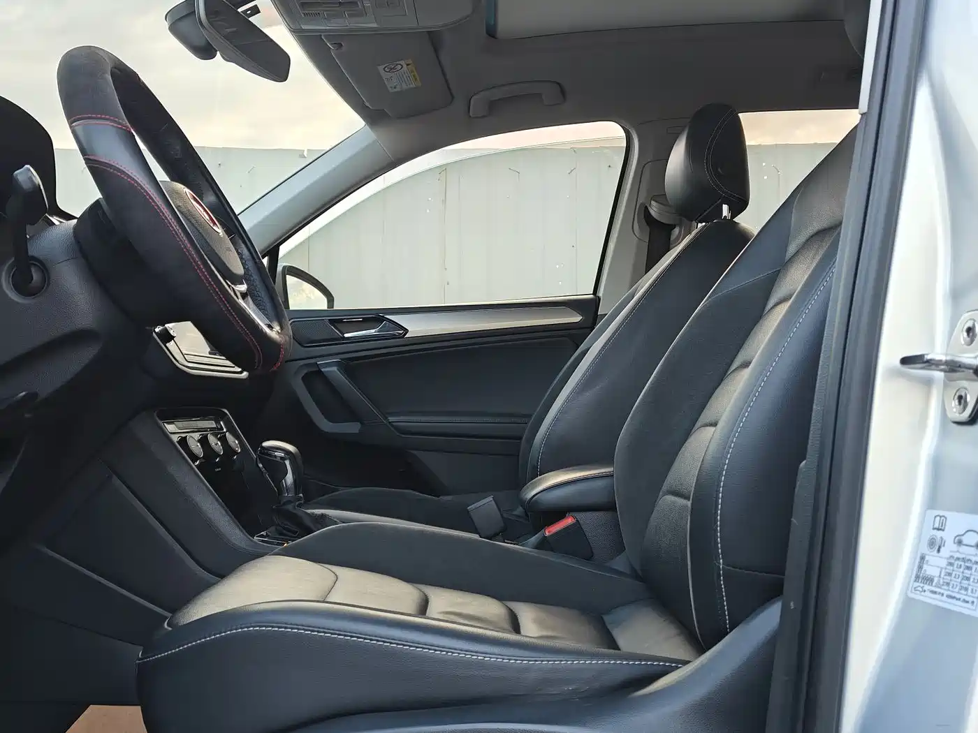 Volkswagen Tiguan L 2018 380TSI Automatic AWD Luxury Edition фото 7