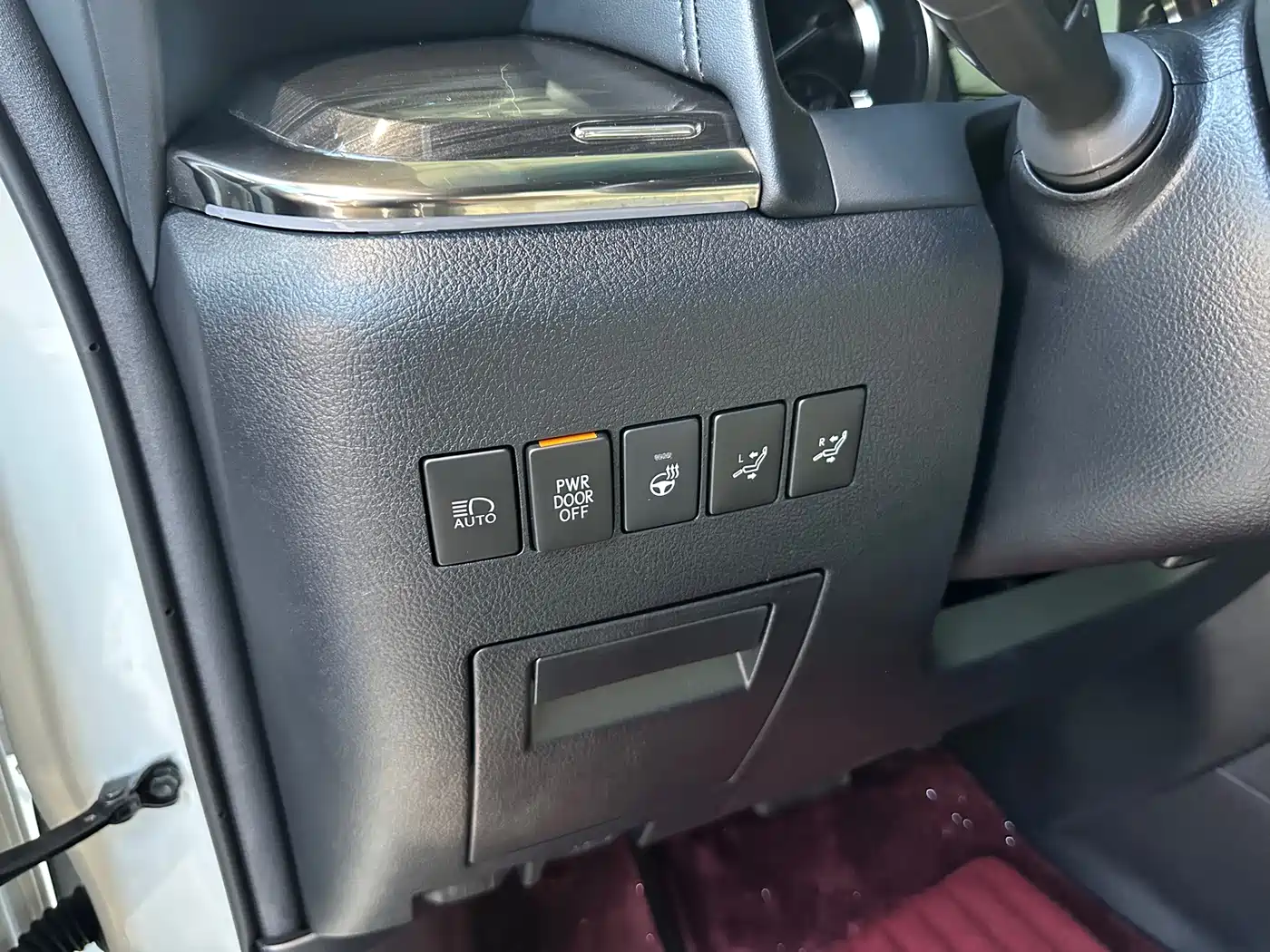 Lexus LM 2021 2020 300h Seven-Seater Elegance Edition