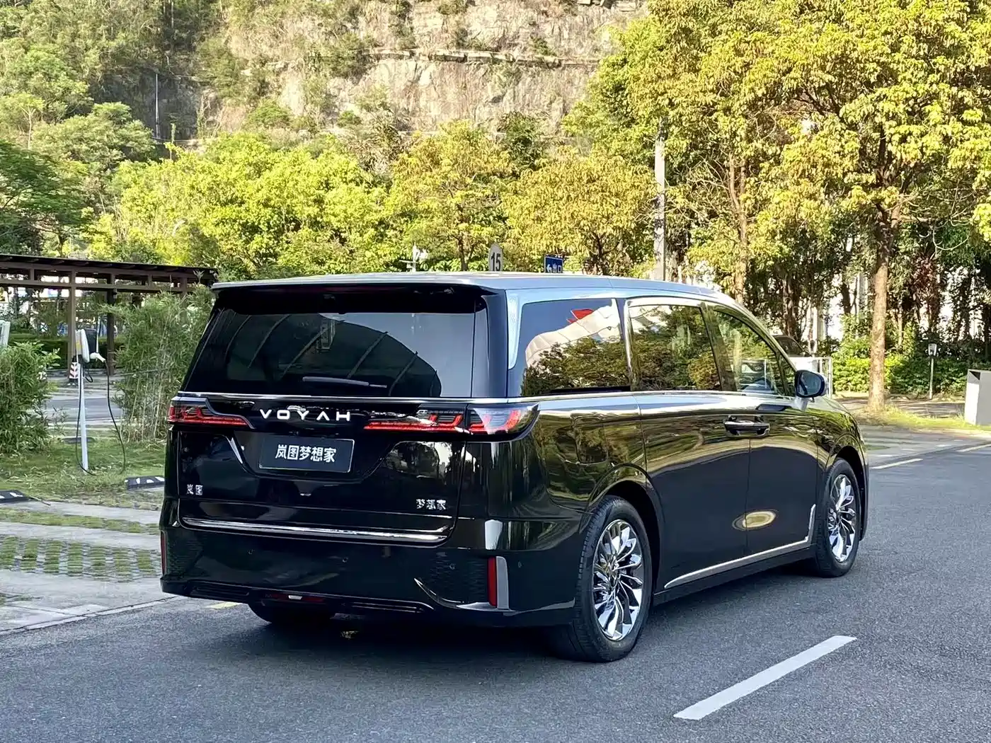 Voyah Auto Voyah Dreamer 2025 EV AWD Flagship Qiankun Edition фото 13