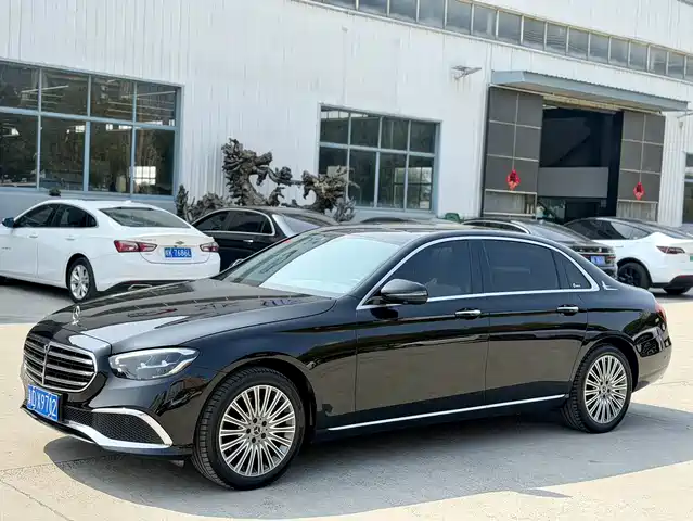MERCEDES-BENZ E CLASS