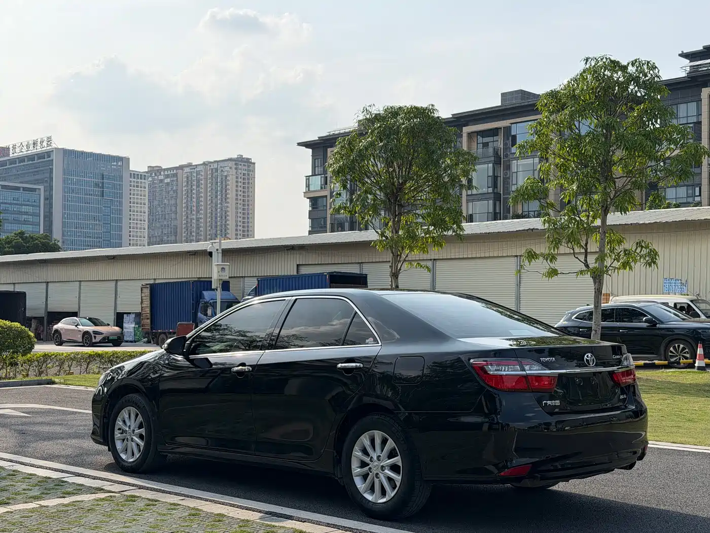 Toyota Camry 2016 2.0G 10th Anniversary Leading Edition фото 40