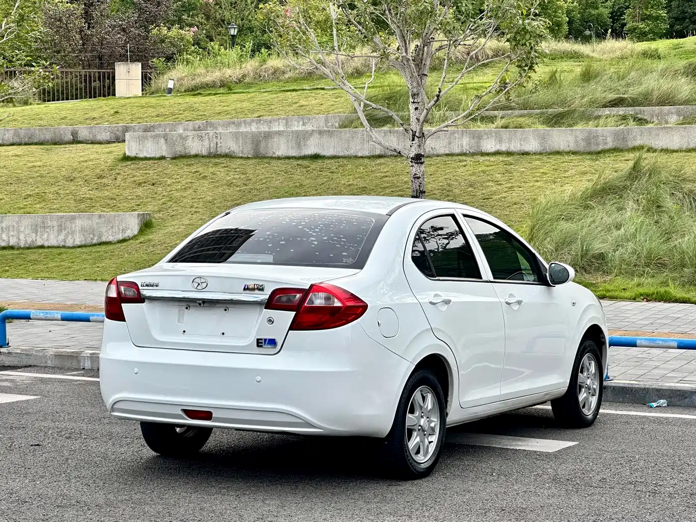 JAC Motors JAC iEV 2017 2017 iEV4 Luxury Smart Edition