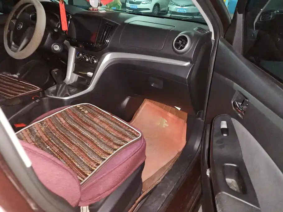Venucia T70 2016 2016 1.6L Manual Rui Xing Edition