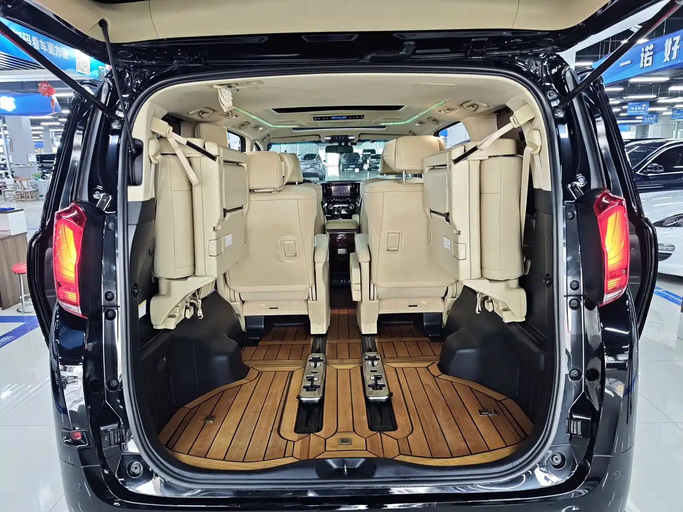 Toyota Alphard 2015 3.5L Luxury Edition фото 10