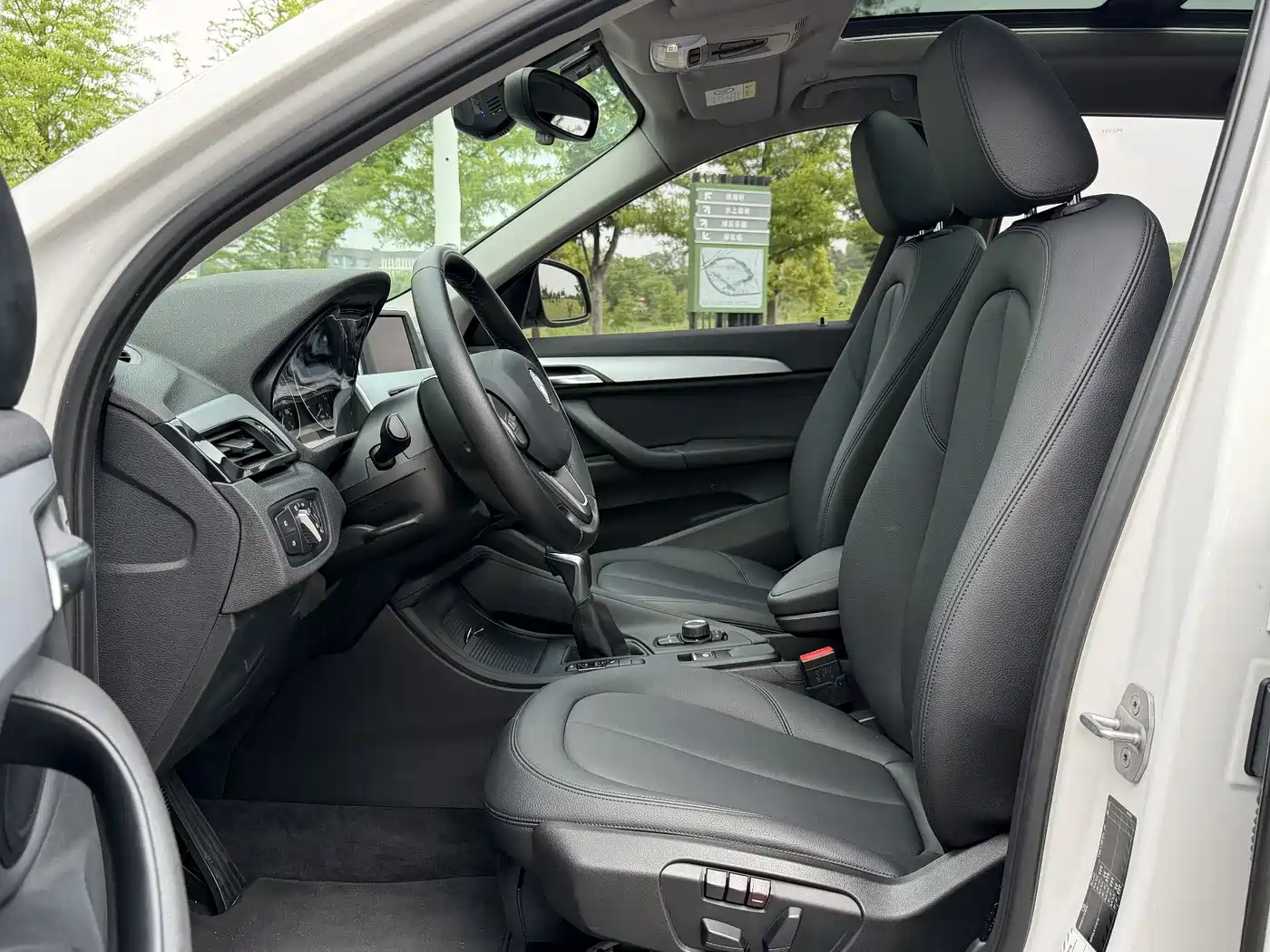 BMW X1 2016 sDrive18Li Premium Model фото 5