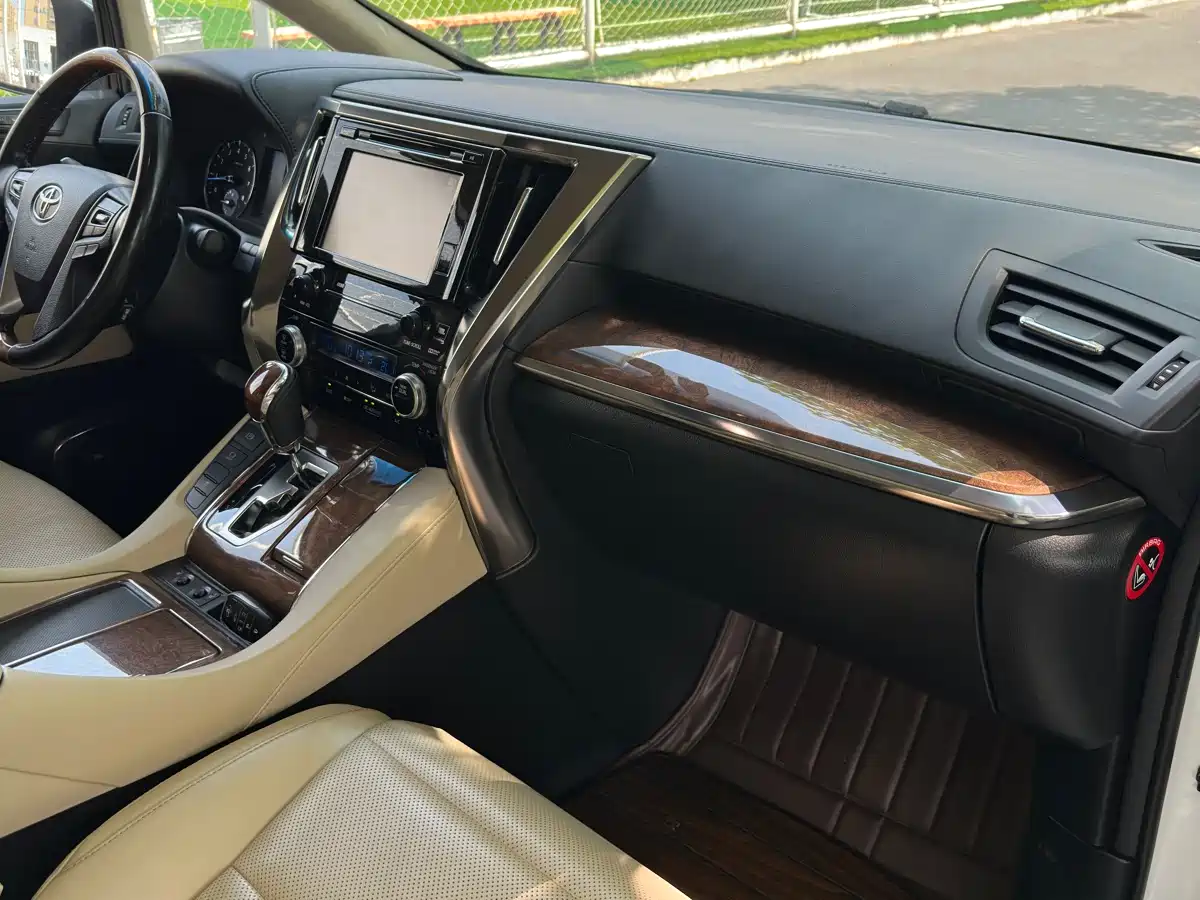 Toyota Alphard 2018 3.5L Premium фото 12