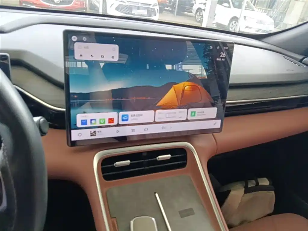 Geely Galaxy Galaxy L6 2025 EM-i 140km Voyage Edition фото 13