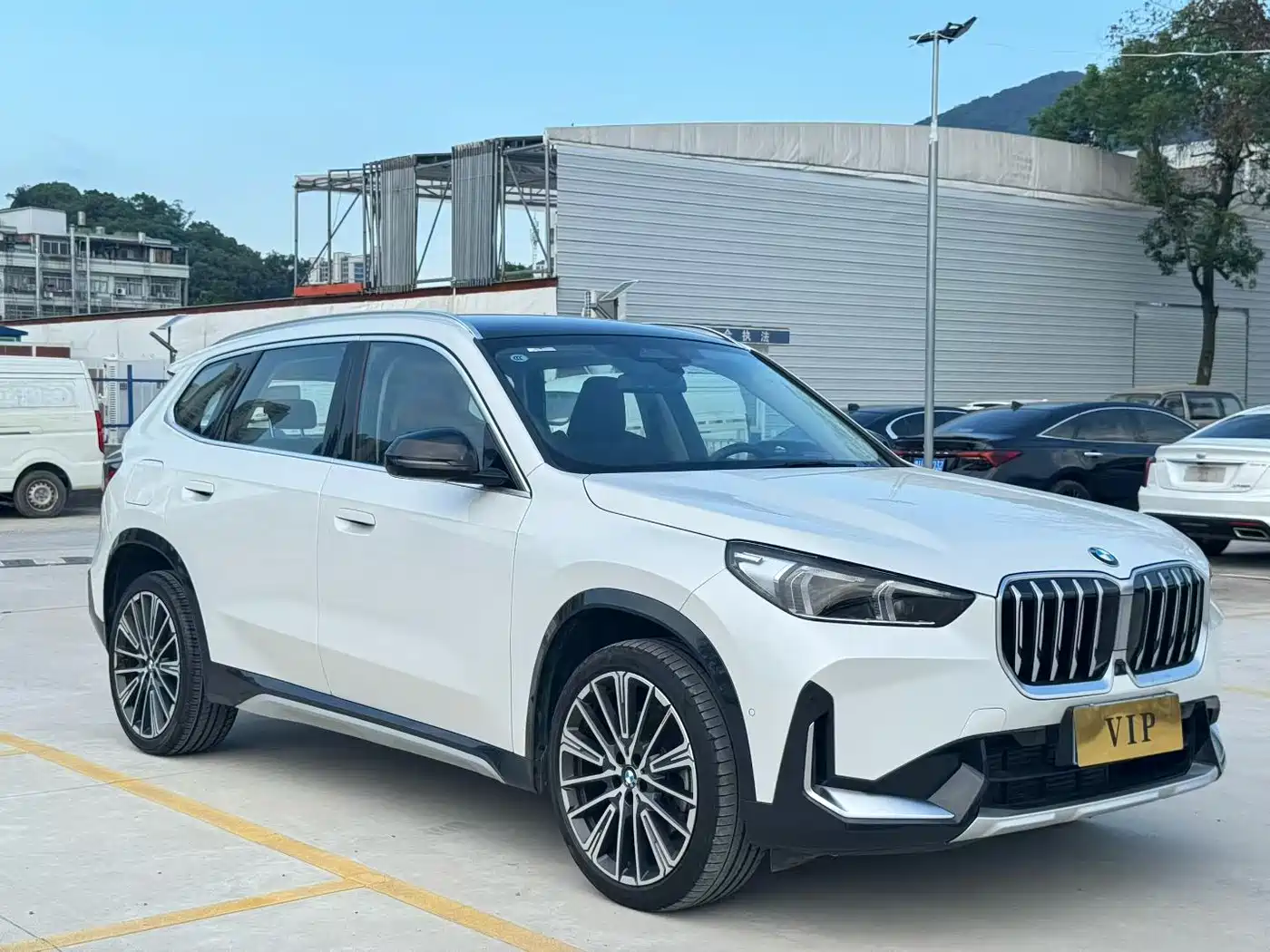 Фото 1 - BMW X1