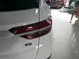 Фото 8 - Geely Coolray