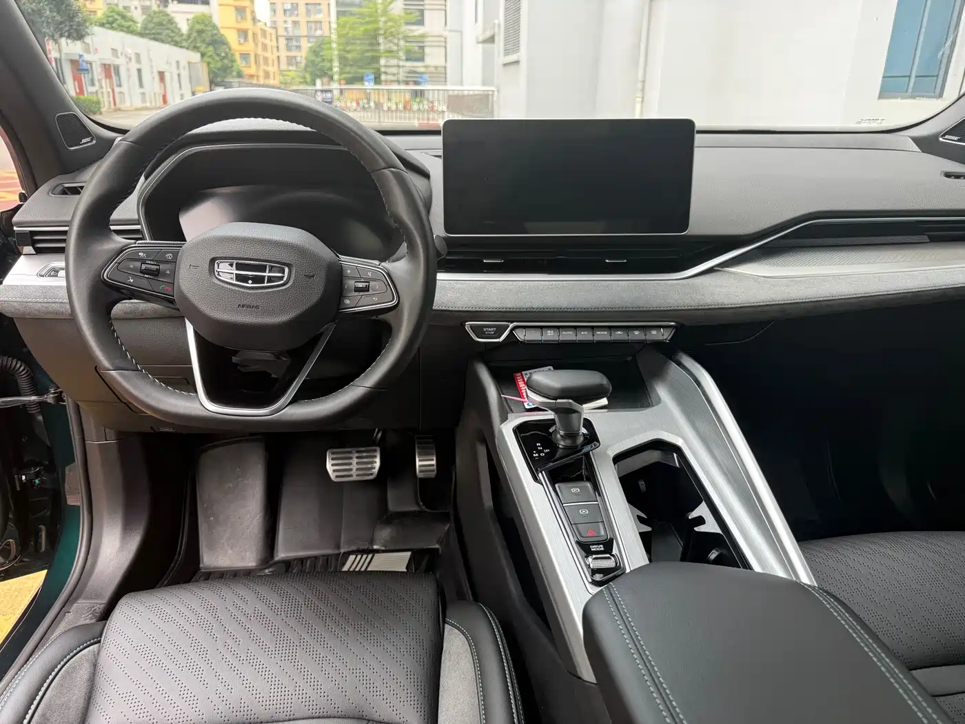 Фото 6 - Geely Preface