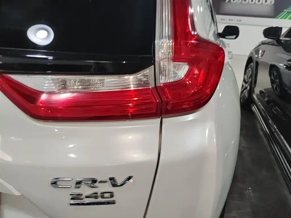 Фото 8 - Honda CR-V