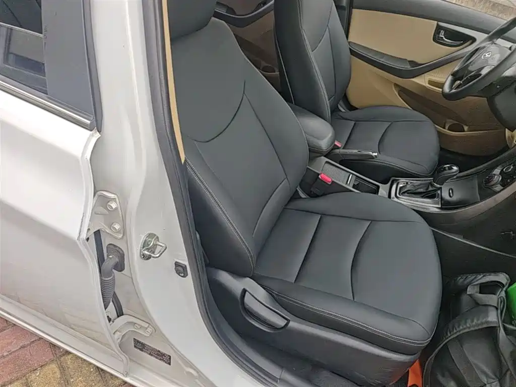 Hyundai Langdong 2013 1.6L Automatic Leading фото 25