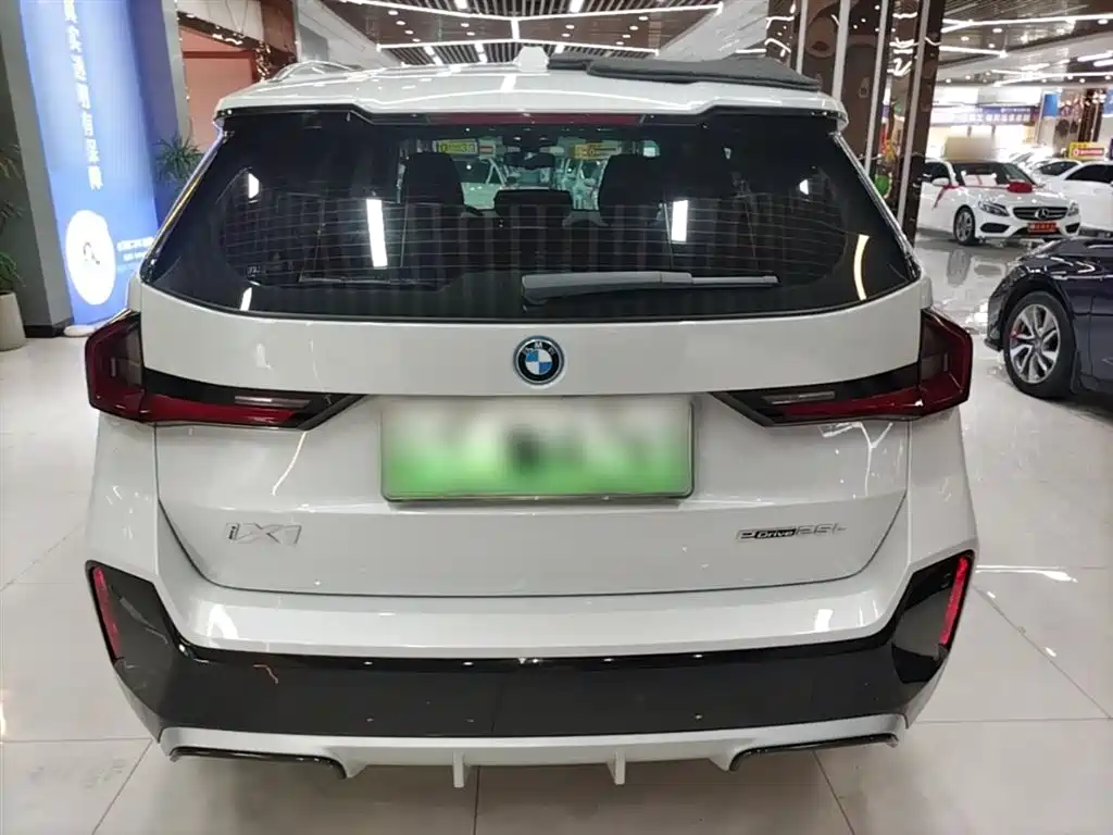 BMW iX1 2023 eDrive25L M Sport Package фото 6