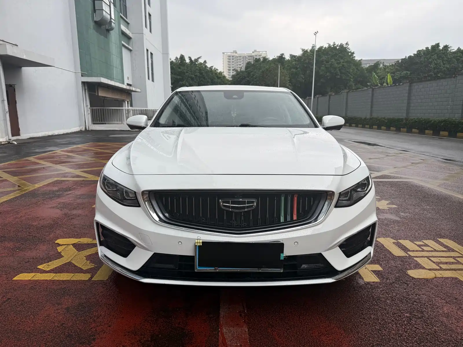 Фото 2 - Geely Preface