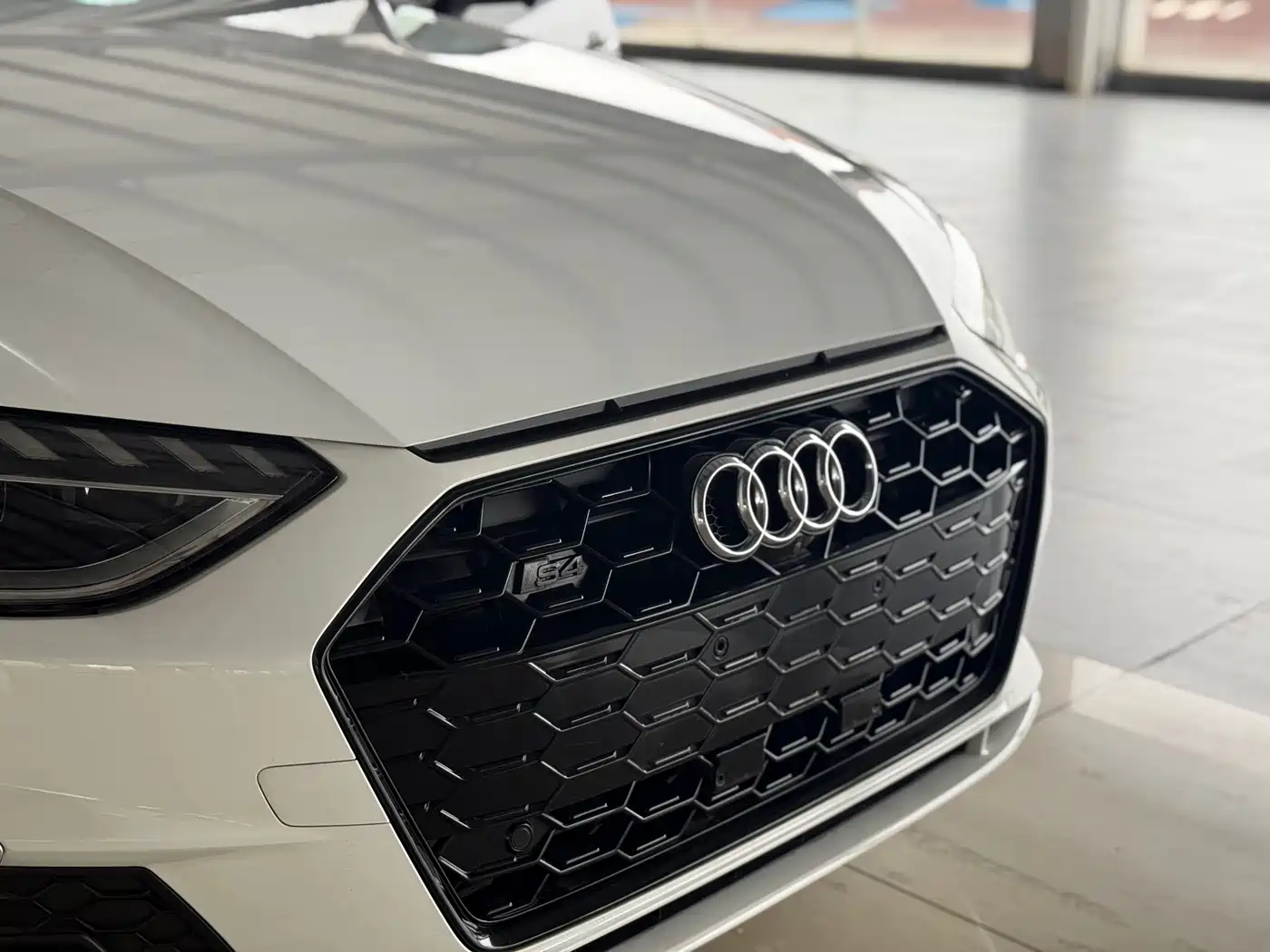 Audi A4L 2020 40 TFSI Luxury Dynamic фото 16