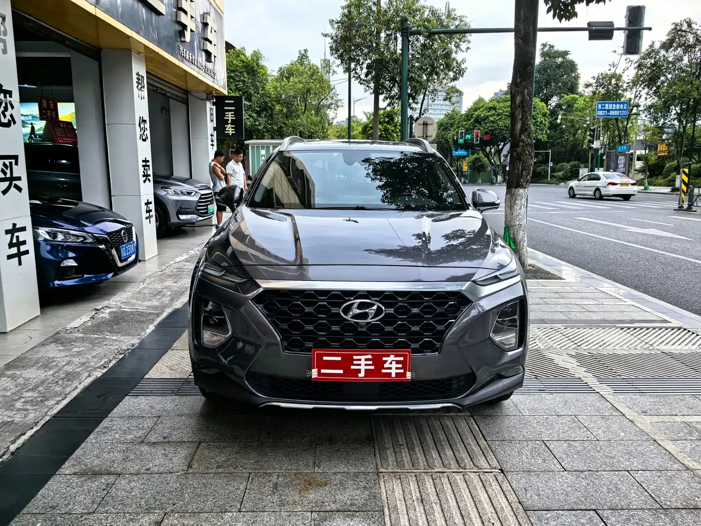 Фото 3 - Hyundai Santa Fe