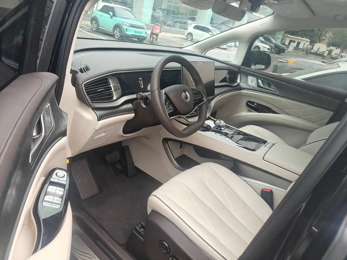Denza D9 2026 2024 DM-i 980 AWD Premium