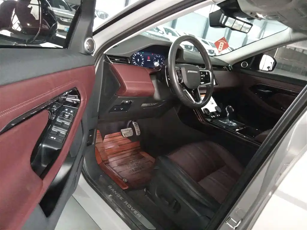 Land Rover Range Rover Evoque 2021 Range Rover Evoque L 249PS R-Dynamic S Performance Edition фото 12