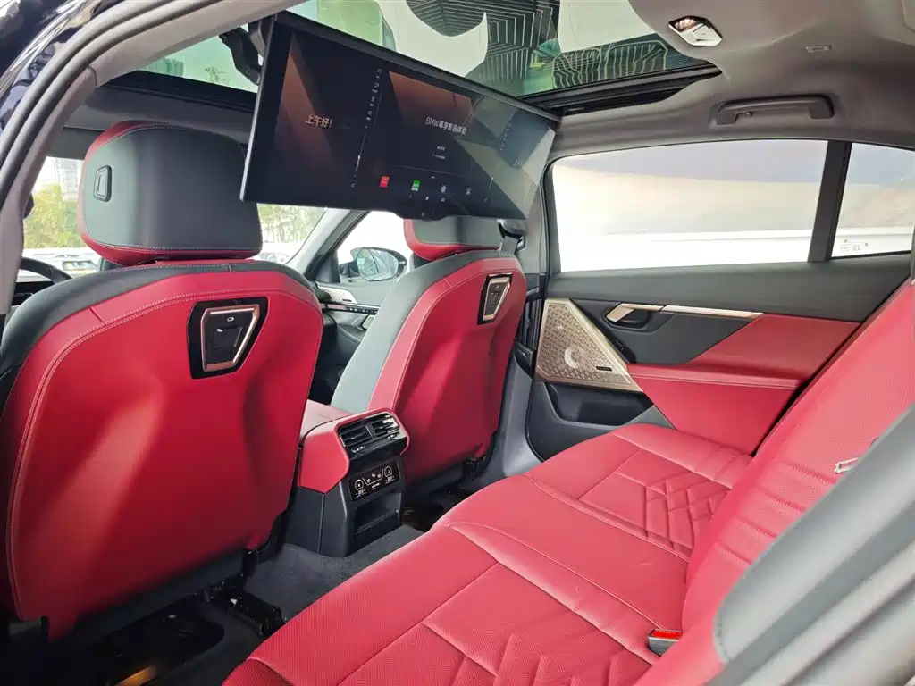 BMW 5 Series 2024 530Li Premium M Sport Package фото 15
