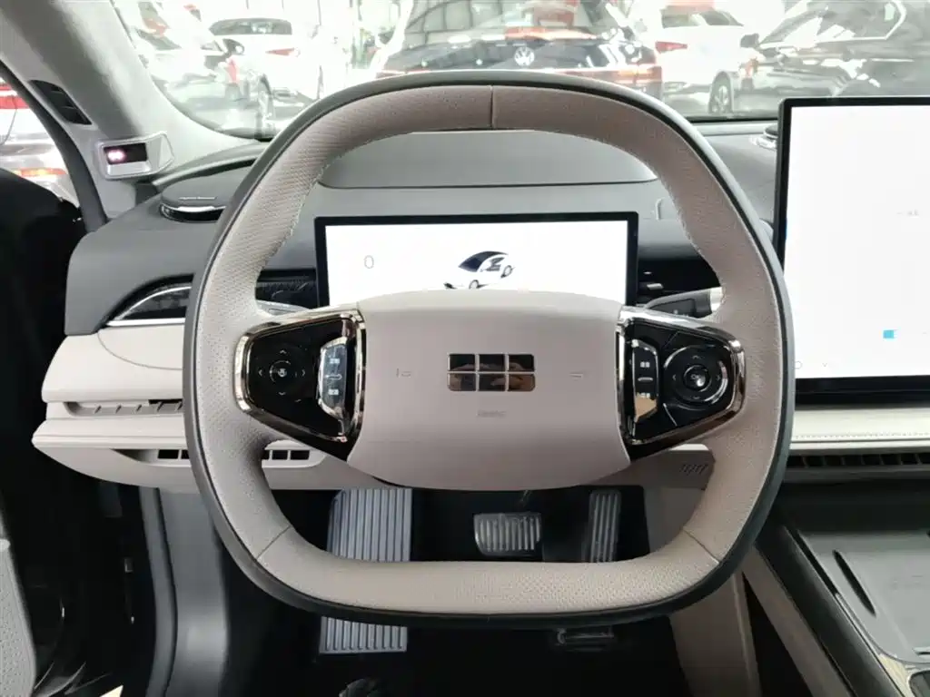 Geely Galaxy Galaxy Xingyao 8 2025 130km EM-P Starship Edition фото 11