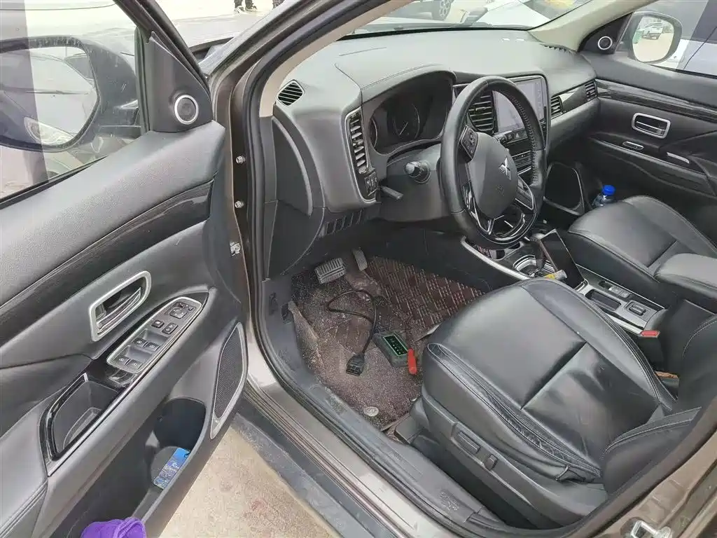 Mitsubishi Outlander 2019 2.0L 2WD Enjoy 5-Seater China VI фото 21