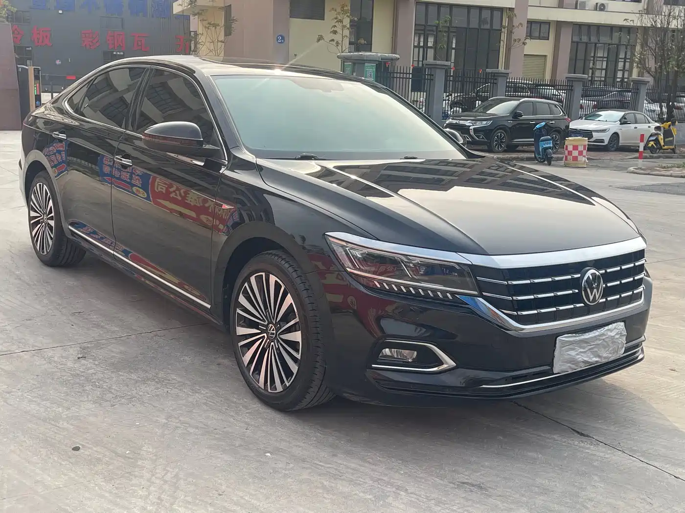 Volkswagen Passat 2020 Facelift 330TSI Premium China VI фото 3