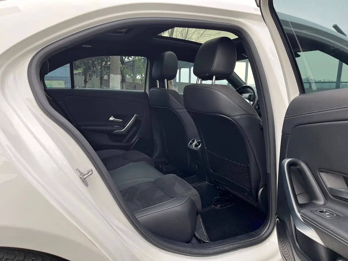 Mercedes-Benz A-Class 2021 A 200 L Sport Sedan Fashion Edition фото 18