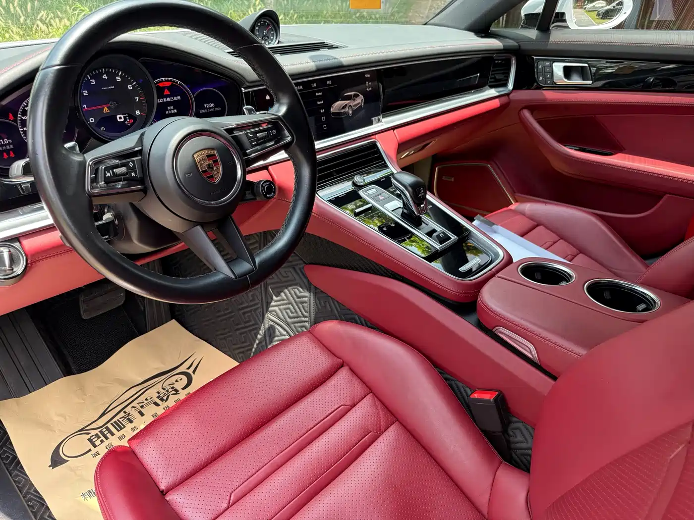Фото 17 - Porsche Panamera