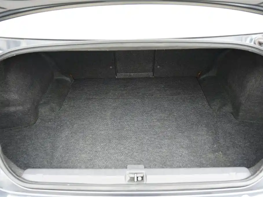 Subaru Legacy 2010 Model 2.0i Luxury фото 43