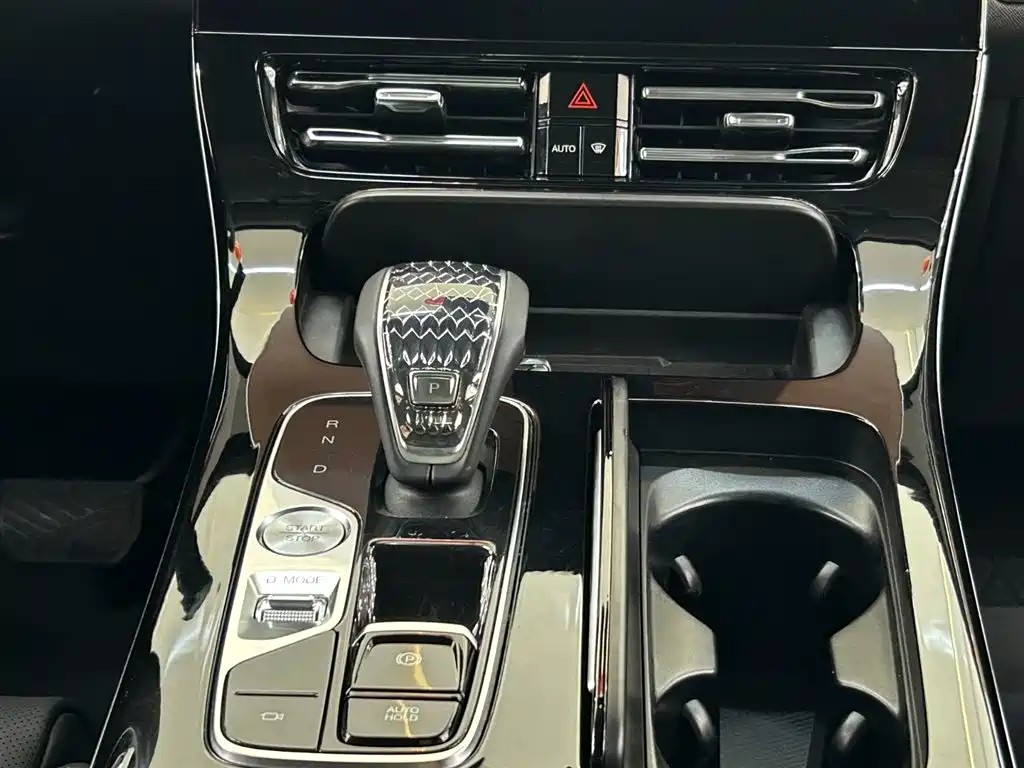 GAC Trumpchi Trumpchi M8 2024 Master Series Super Hybrid фото 18