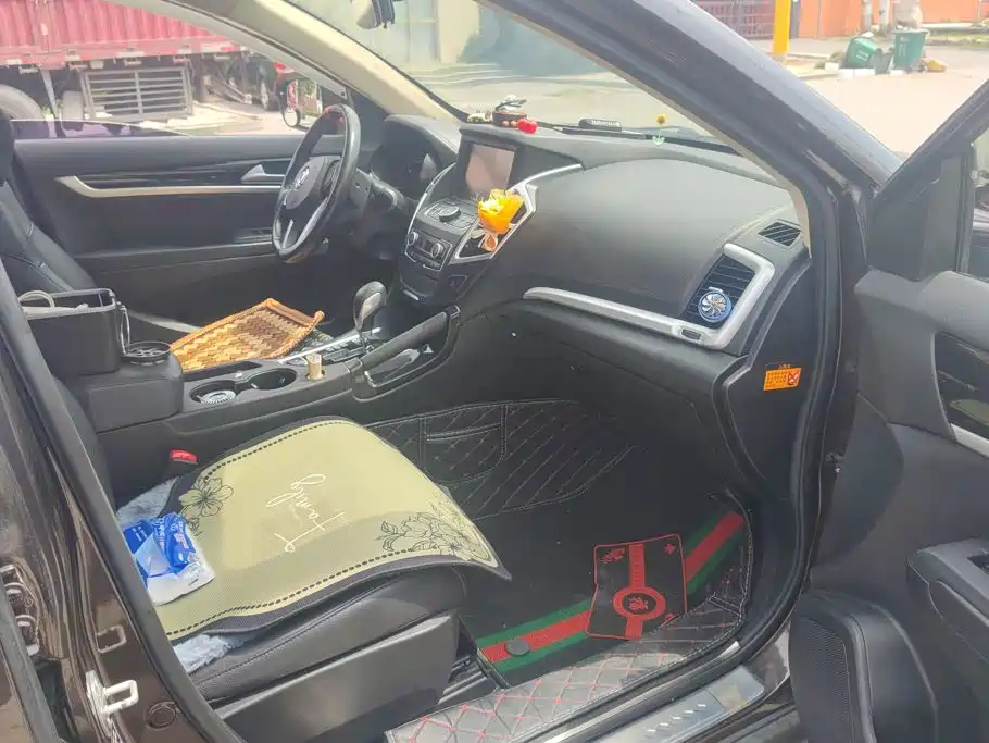 Dongfeng Aeolus Dongfeng Fengshen AX7 2015 2015 2.0L Automatic Smart Ease