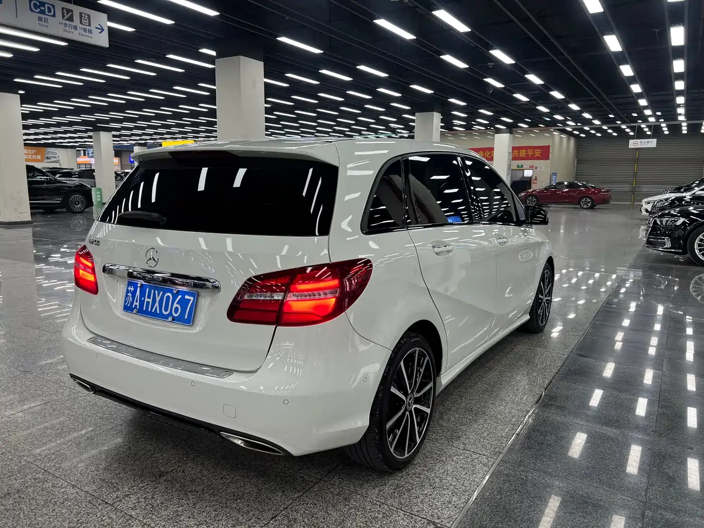 Mercedes-Benz B-Class 2017 B 200 Luxury фото 18