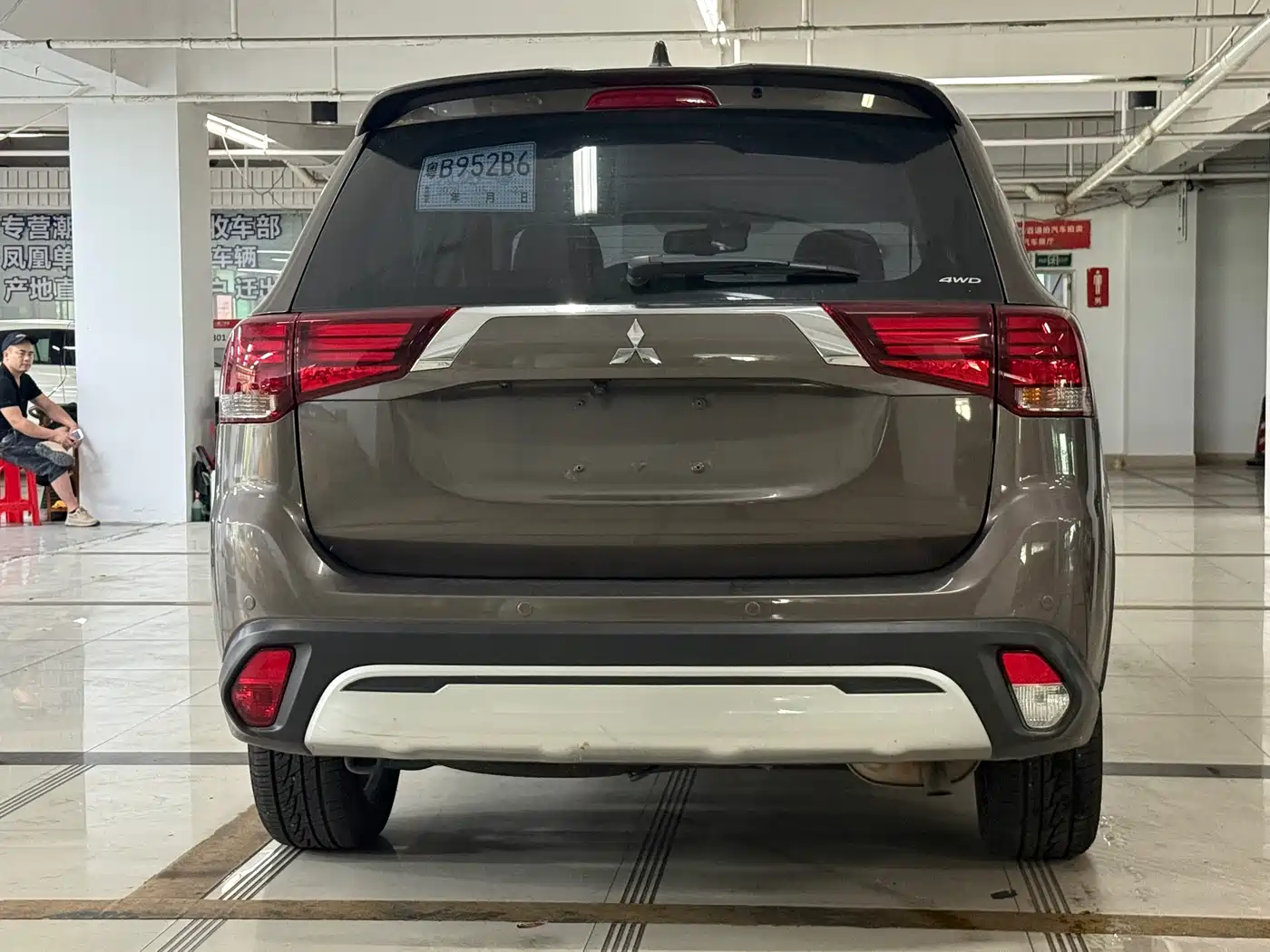Mitsubishi Outlander 2019 2.4L 4WD Deluxe Edition 7-Seater China VI фото 5