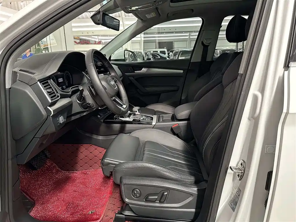Audi Q5L 2022 40T Luxury Dynamic фото 7