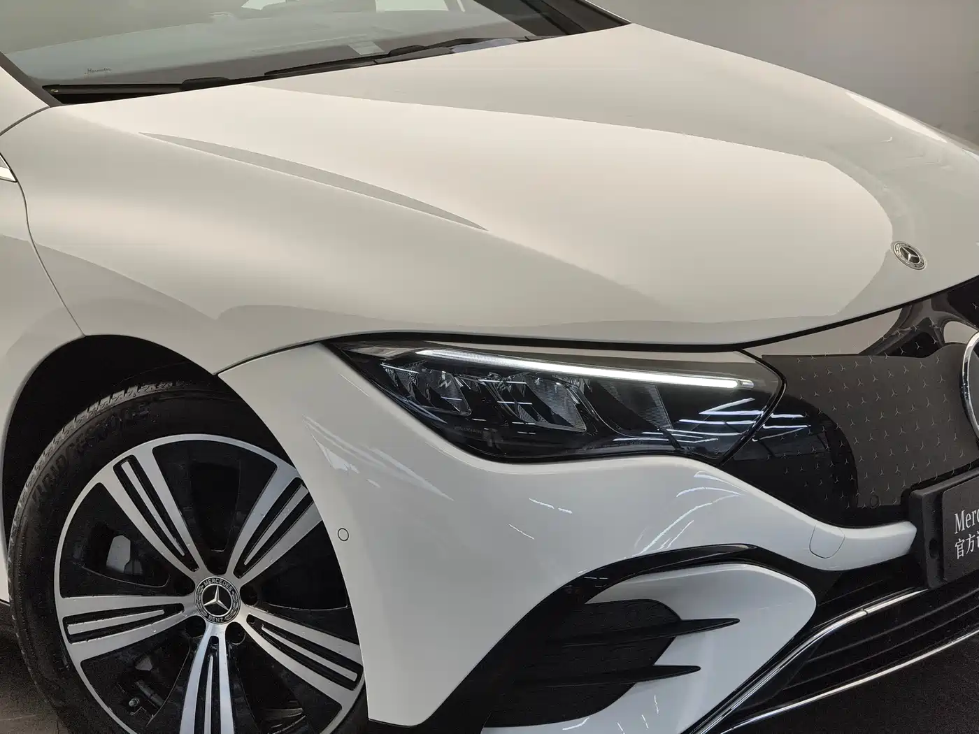 Mercedes-Benz EQE 2025 Model 500 4MATIC Luxury Edition фото 17