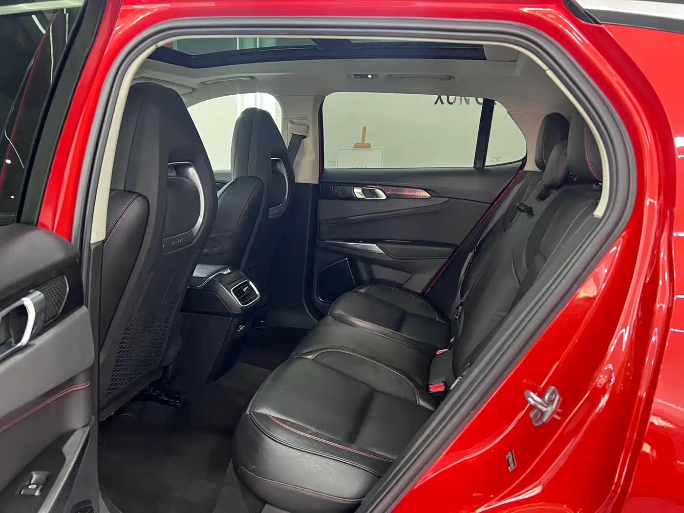 Lynk & Co 01 2017 2.0T AWD Pro фото 12