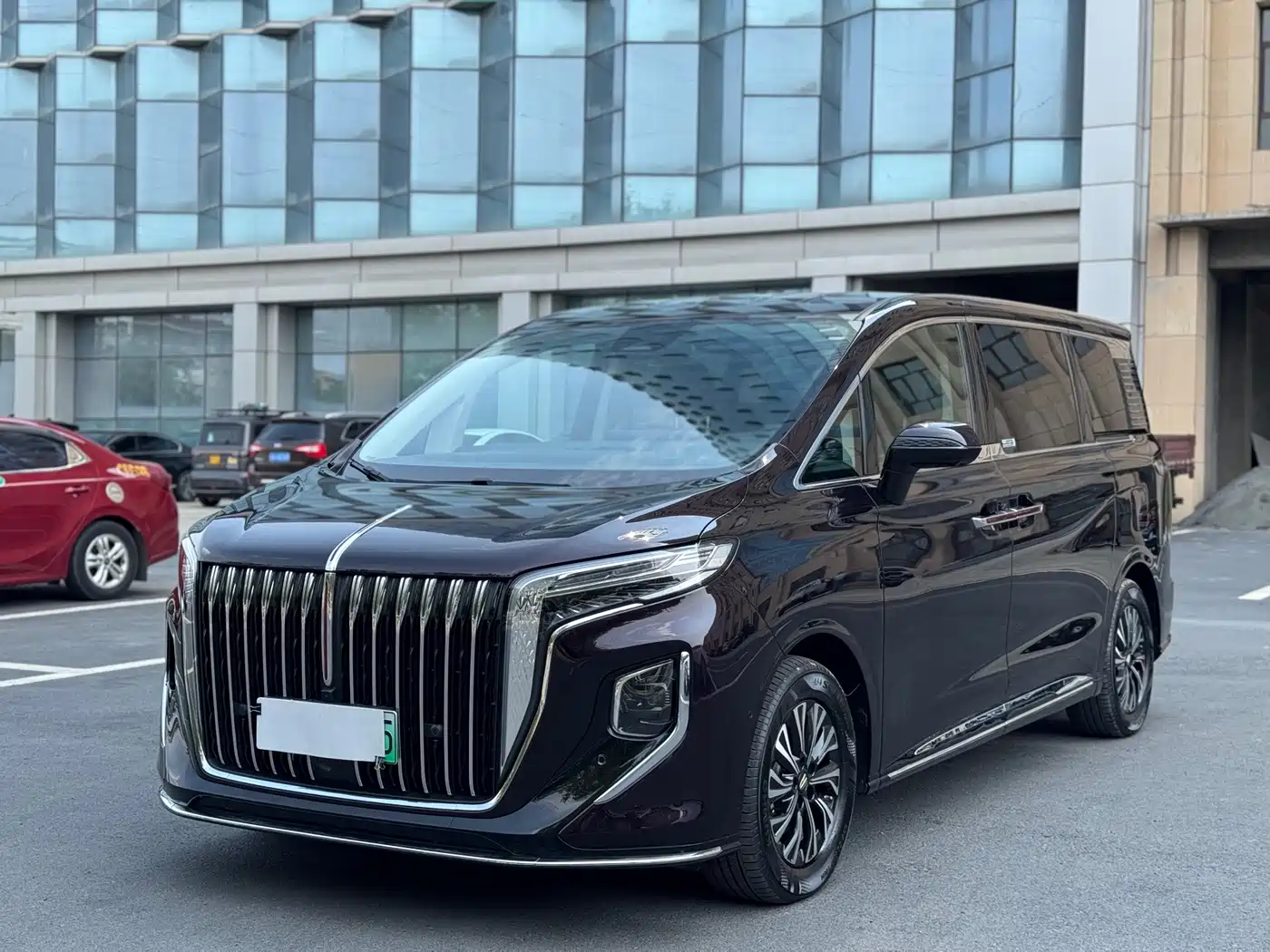 Hongqi HQ9 PHEV, 2024 год